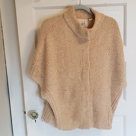 Anthropologie Sweaters - Anthropologie Apricot Knit Short Sleeve Sweater